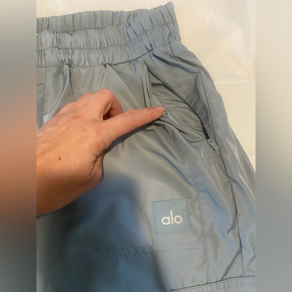 Alo Women's International Wide Leg City Pant - Cosmic Gray. Size Small - Picture 9 of 15
